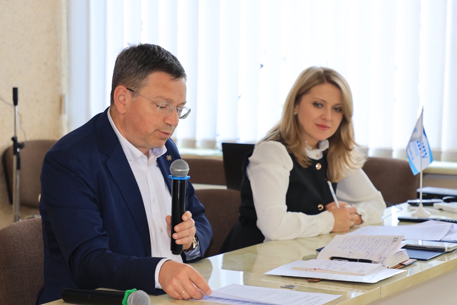 Ректор ТНПУ Богдан Буяк та учений секретар Галина Драпак Rektor TNPU Bohdan Buiak ta uchenyi sekretar Halyna Drapak